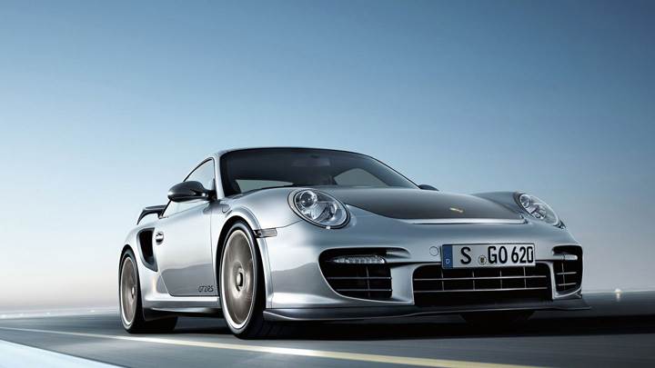 Side Pose Of 2013 Mercedes-Benz SL In Silver